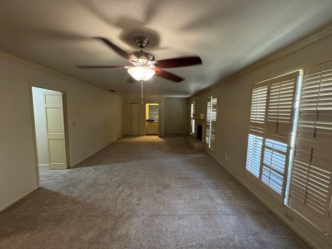Building Photo - Spacious 2 Bedroom 2 Bath Condo in Alamo H...