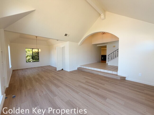 Building Photo - Beautiful home in Desirable Carlsbad Neighborhood!