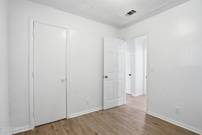 Building Photo - 2154 Placeda St