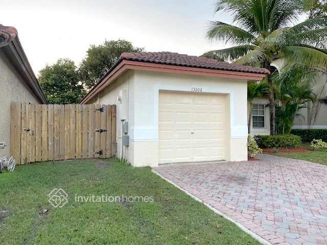 Building Photo - 13606 SW 119th Ave