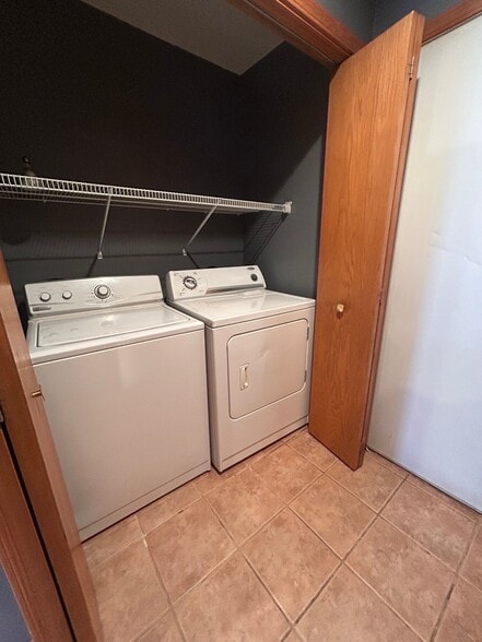 Building Photo - 1829 N Girard Ave