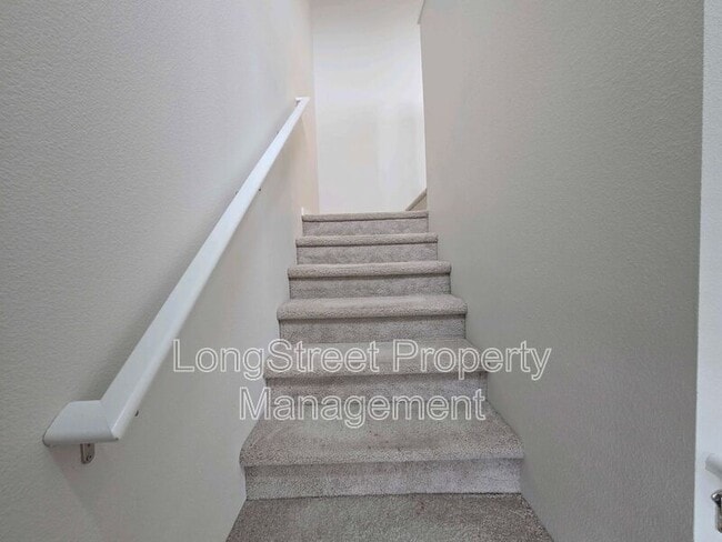 Building Photo - 412 Lost Lake St NE