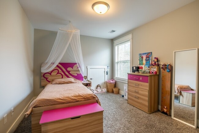 Building Photo - 5322 Honeybee Dr