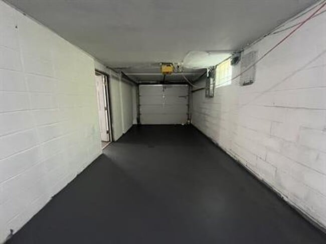 Building Photo - 185 Howard St