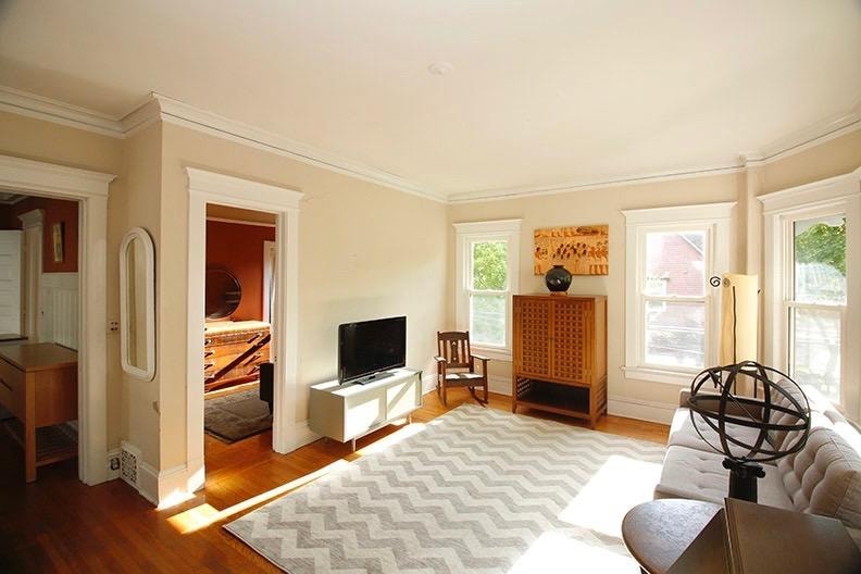 Building Photo - 2719 E Hartford Ave