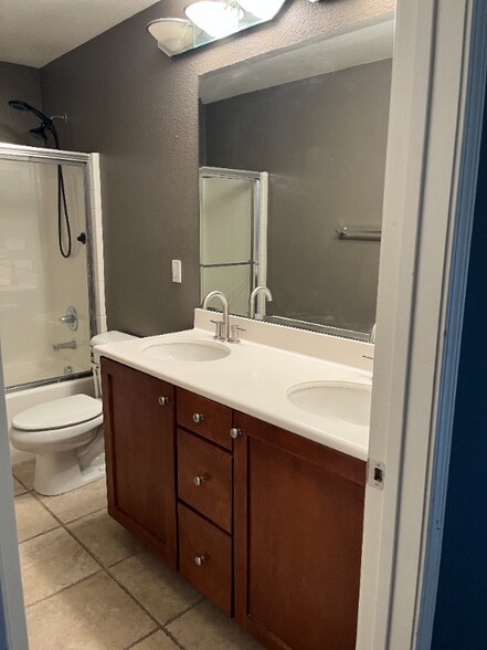 Building Photo - 37133 Kingcup Terrace