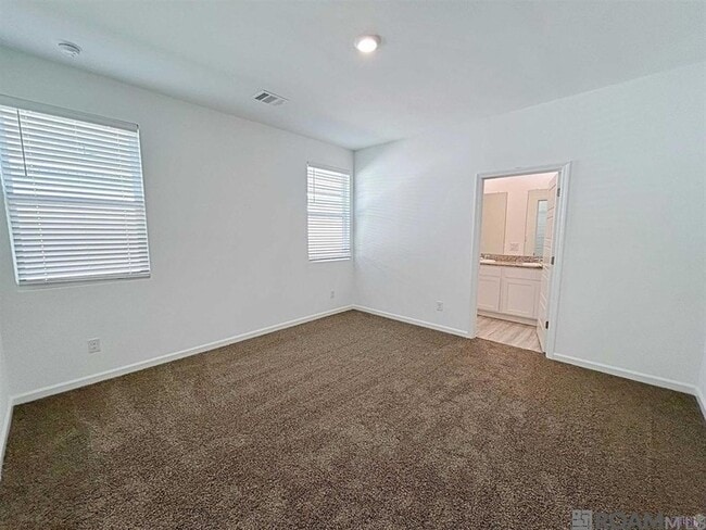 Building Photo - 1047 Drago Dr