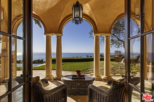 Building Photo - 28 Deep Sea