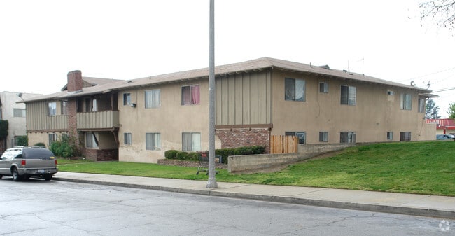 Primary Photo - 2049 Las Vegas Ave