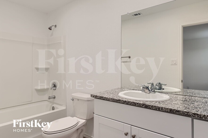 Building Photo - 3945 Far Horizon