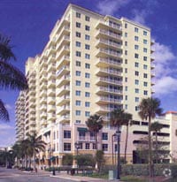 Building Photo - Tides at Bridgeside Square