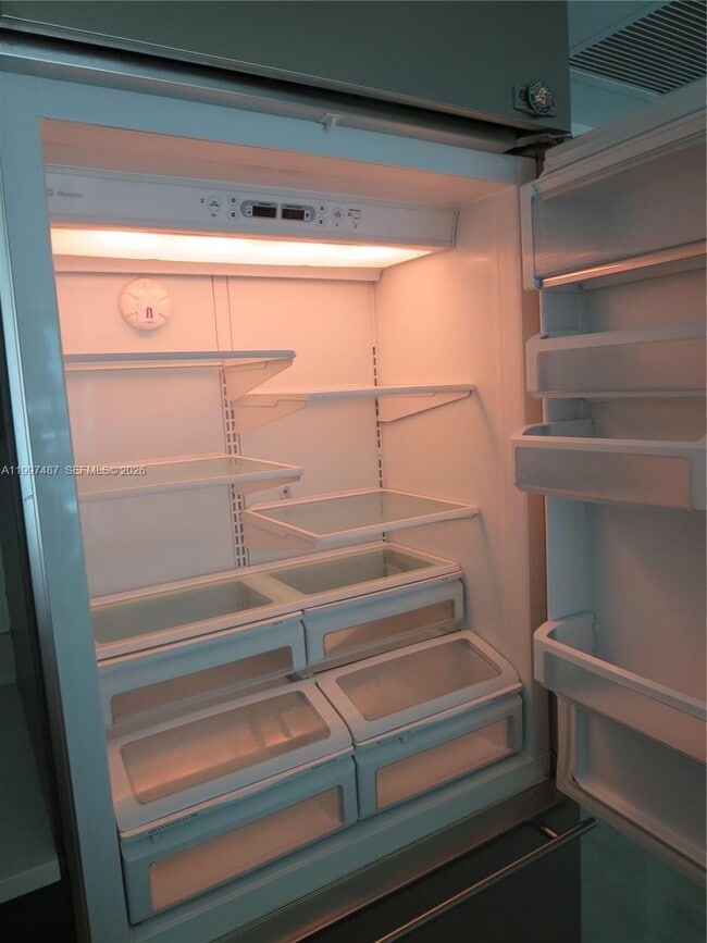 Building Photo - 500 Brickell Ave