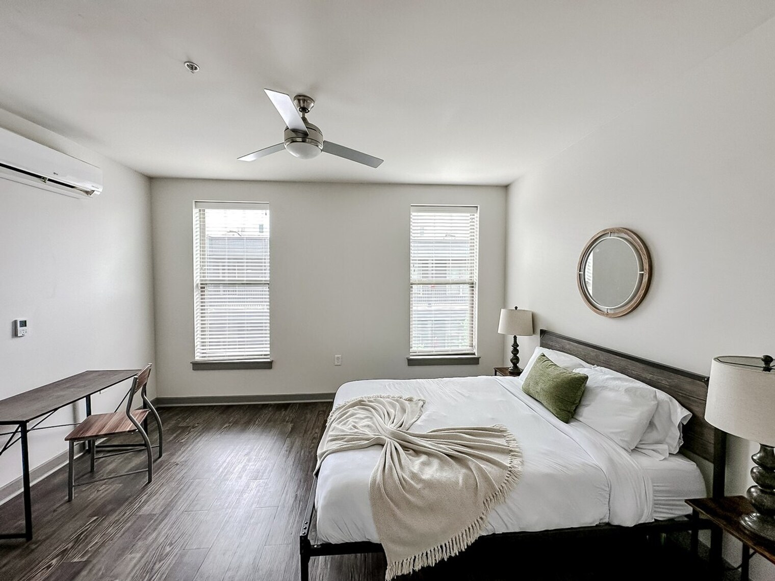 Building Photo - 111 E 4th St