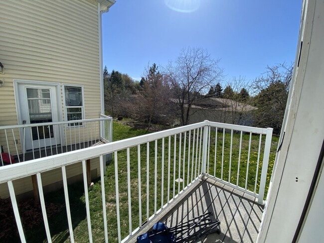 Building Photo - Garfield St Duplex