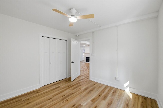 Building Photo - 2113 W Madison Ave