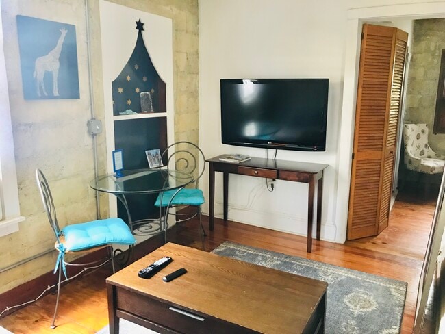 Building Photo - 536 NW 47th St