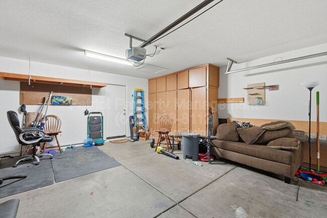 Building Photo - 8629 W Echo Ln