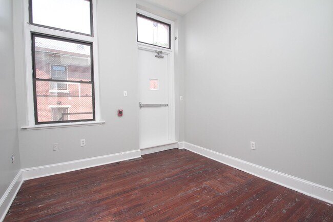 Building Photo - 1527 South St