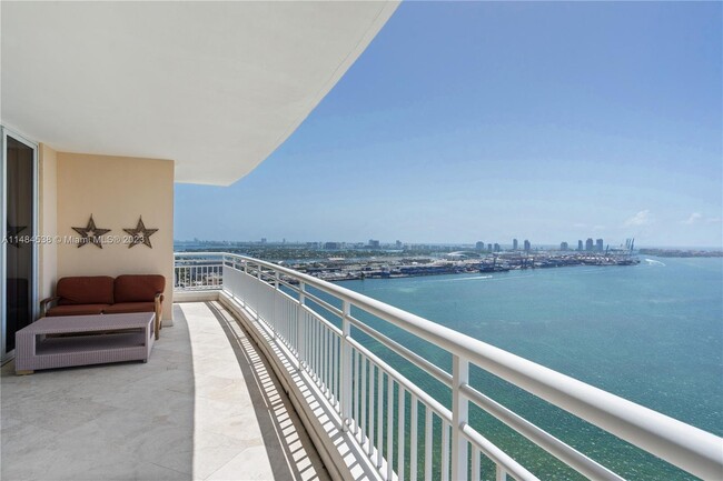 Building Photo - 808 Brickell Key Dr