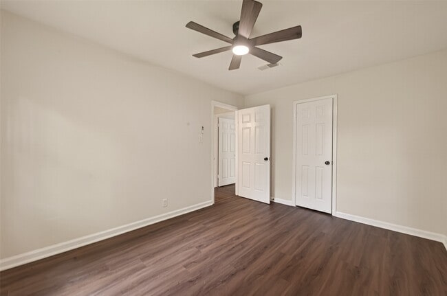 Building Photo - 5830 Southlea St