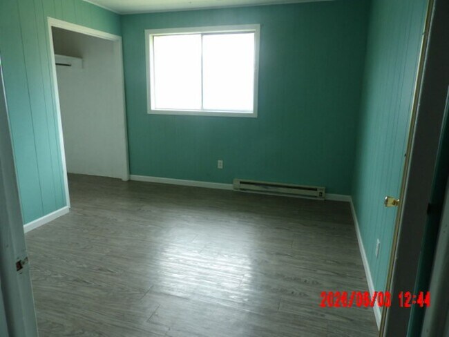 Building Photo - 3 bedroom house