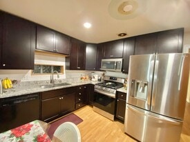 Building Photo - 850 Waukegan Rd