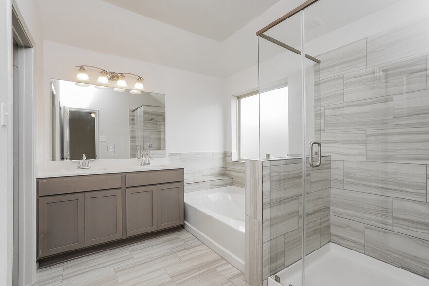 Building Photo - 7918 Cypress Country Dr