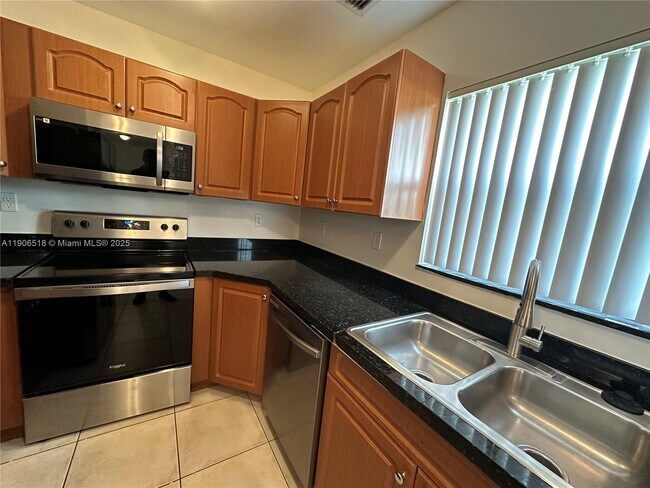 Building Photo - 1315 NW 2nd St