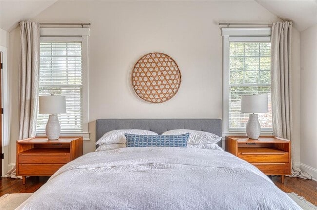 Building Photo - 997 Blue Ridge Ave NE