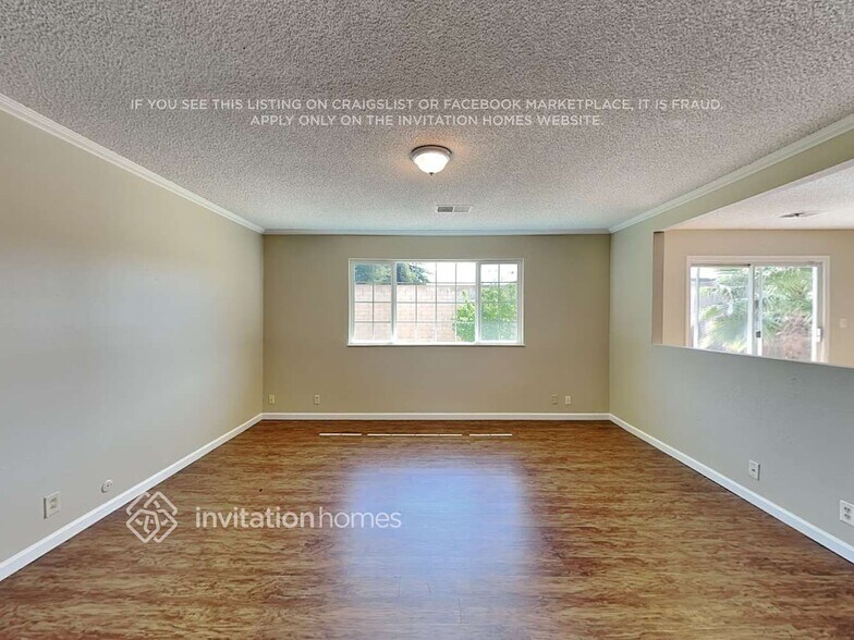 Building Photo - 2760 Orchid St