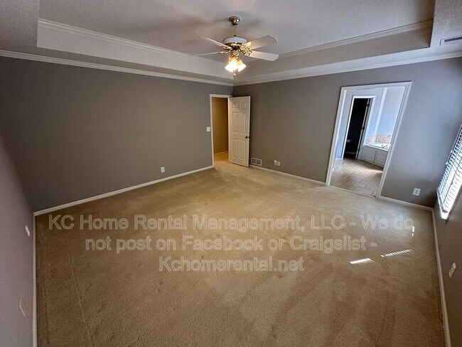 Building Photo - 5605 W 153rd Terrace