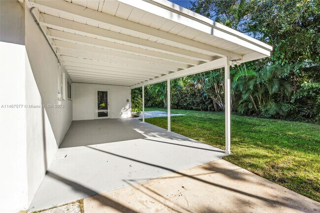 Building Photo - 5990 SW 86th St