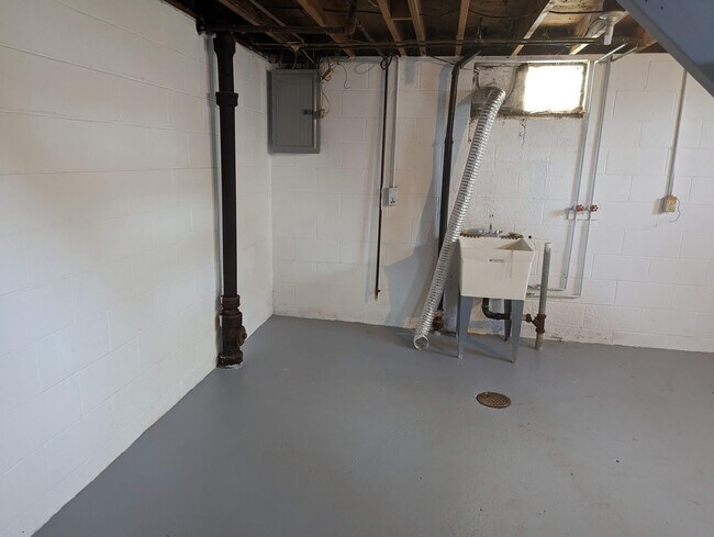 Building Photo - 3011 Dalton Pl SW