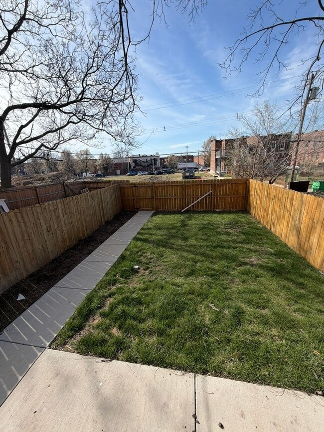 Building Photo - Bright & Spacious 3BR in The Grove – Walk to Shops & Dining!