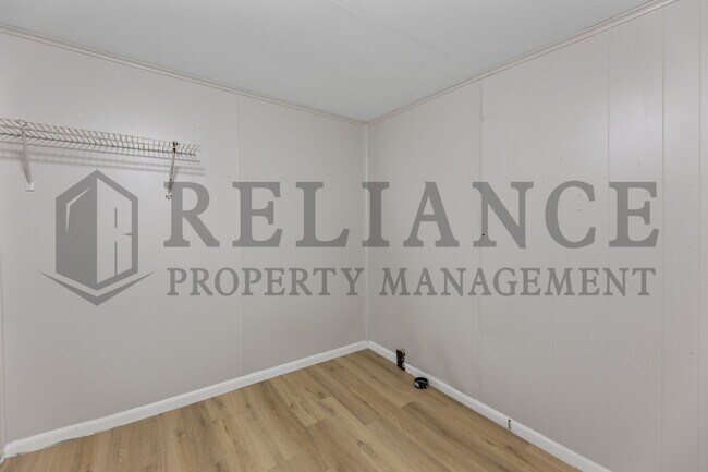 Building Photo - 1823 S Hiram St