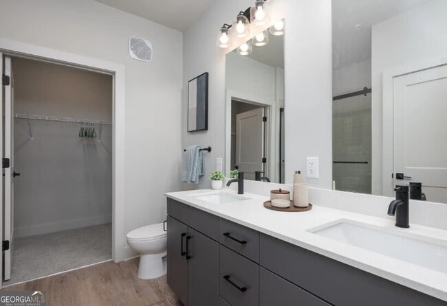 Building Photo - 1400 Laurel Crossing Pkwy NE