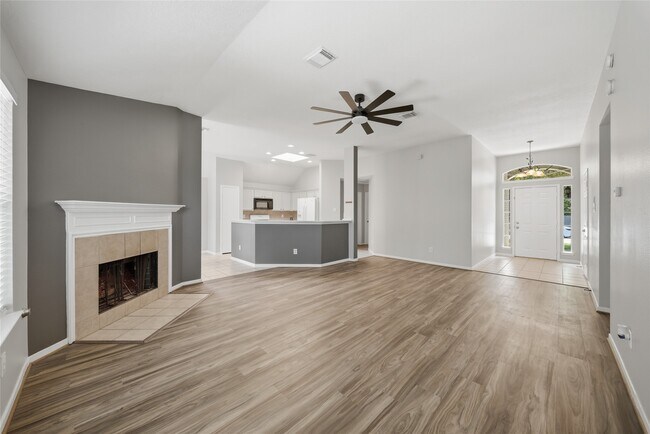 Building Photo - 1607 Sandy Park Dr