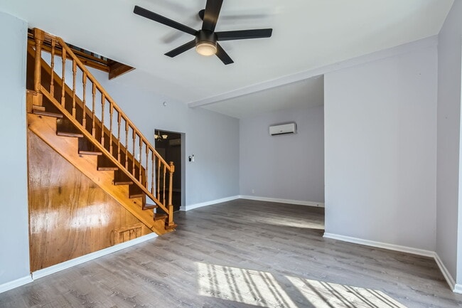 Building Photo - 3147 N Spaulding Ave