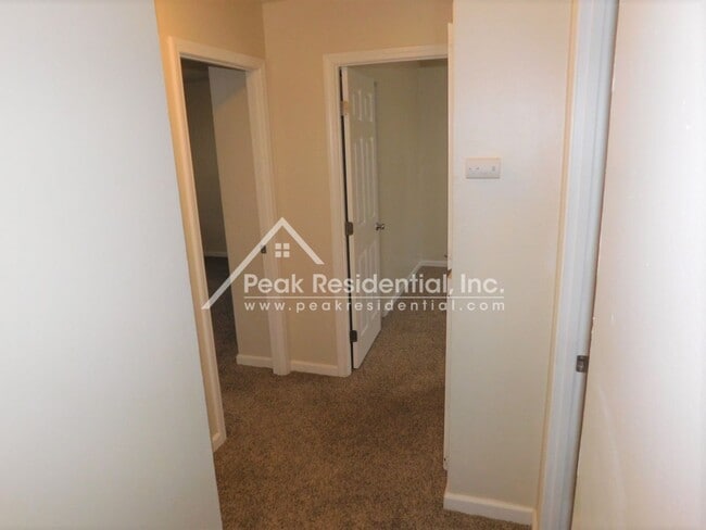 Building Photo - Updated 3bd/1.5ba Rancho Cordova Duplex