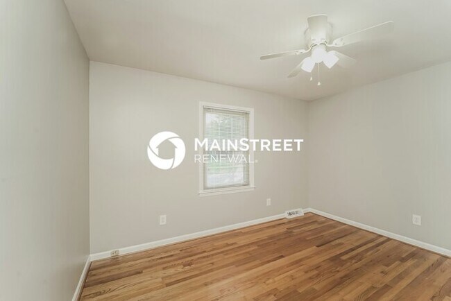 Building Photo - 3 Bedroom Pet-Friendly Home in Gastonia, NC with Main Street Renewal