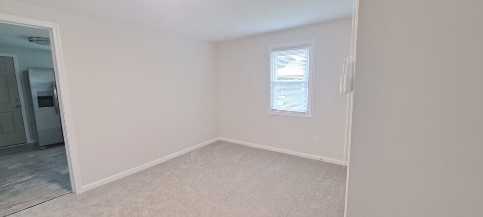 Building Photo - 307 E Norwayne Alumni Way