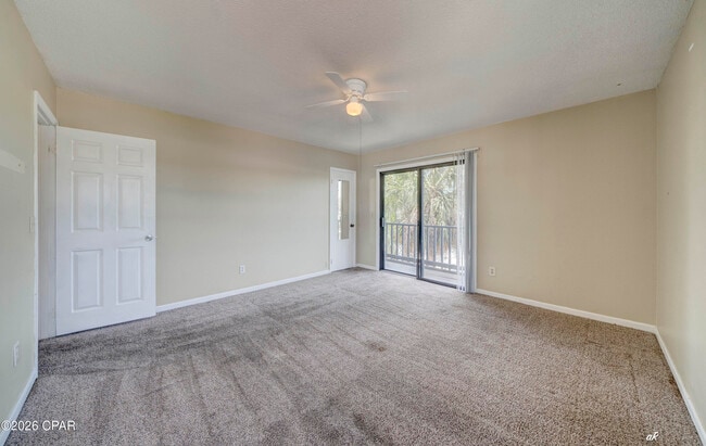 Building Photo - 929 Marina Dr