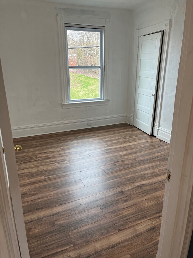Building Photo - 226 Bausman St