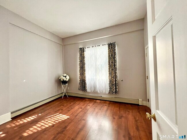 Building Photo - 5 Hundley Ct