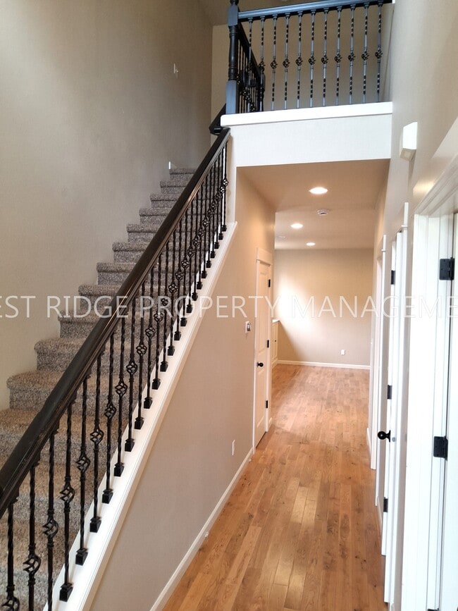 Building Photo - 5518 SE Pardee St