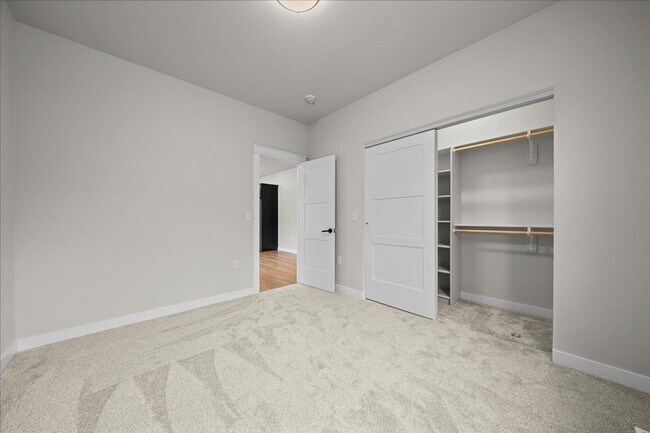 Building Photo - 7404 N Paw St