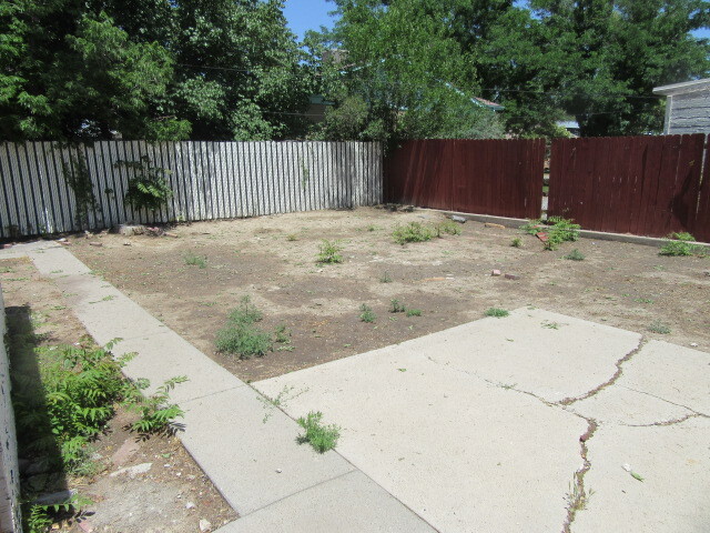 Building Photo - 954 Orchard Ave