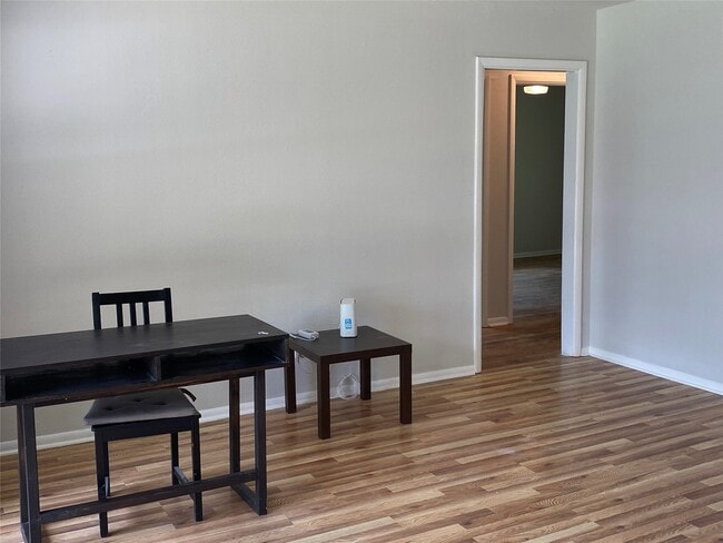 Building Photo - 4929 Libbey Dr