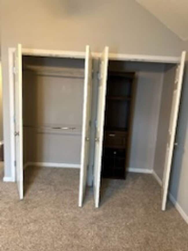 Building Photo - 3 Bedroom with Garage! HOA PAID!