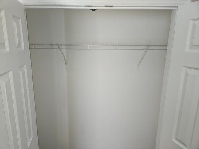 Building Photo - Darling 3br/2ba RANCH!! Avail Now! Near downtown Ral and I-40!!